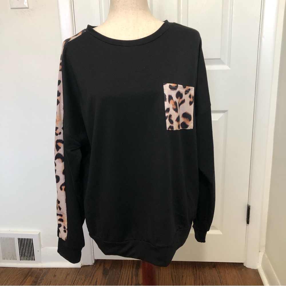 Chic Leopard Round Neck Pullover Front Pocket Leopard Print Along Sleeves - XL